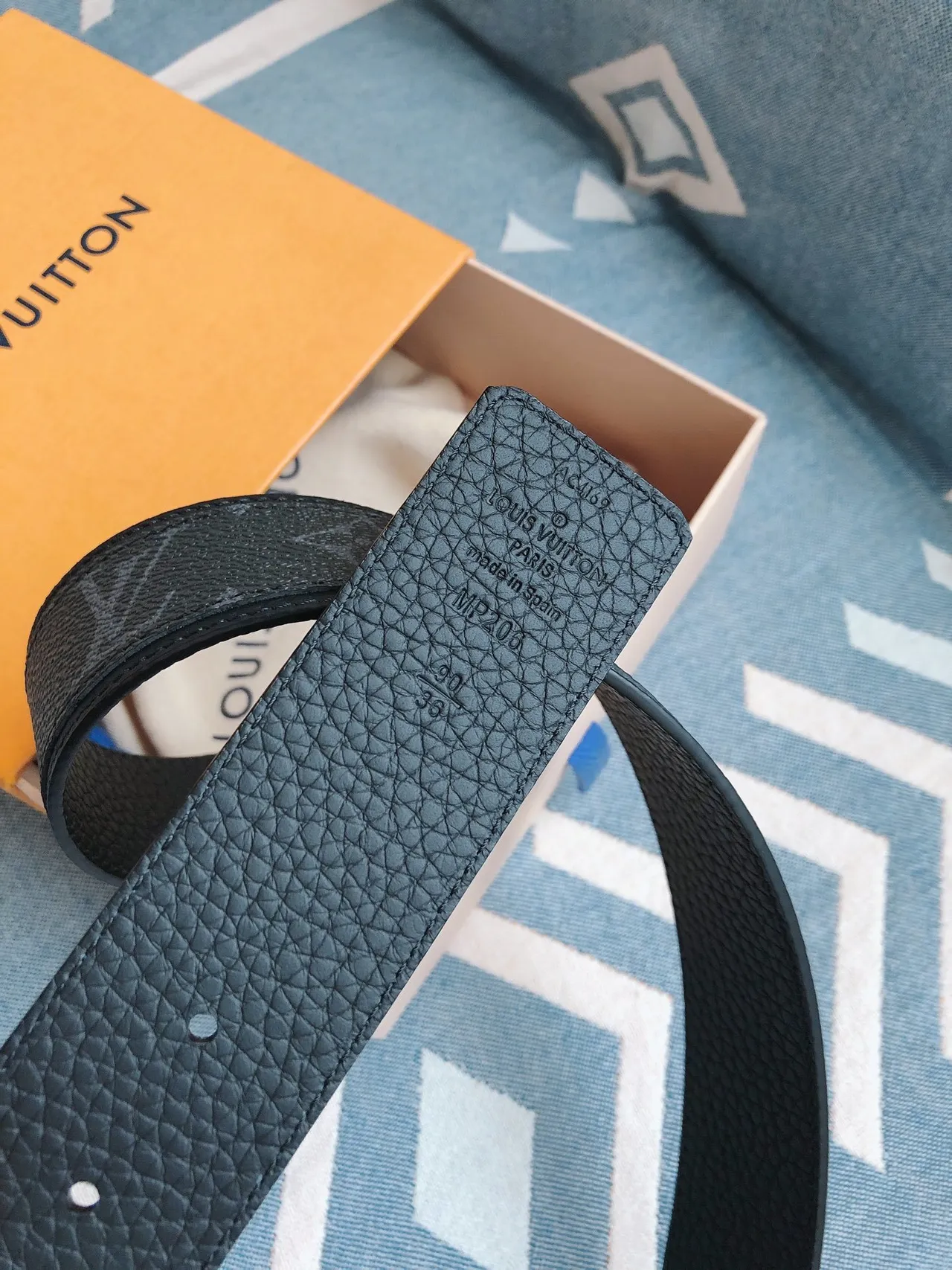 Louis Vuitton LV Ceinture Teal Foncé avec Monogramme en Cuir 5