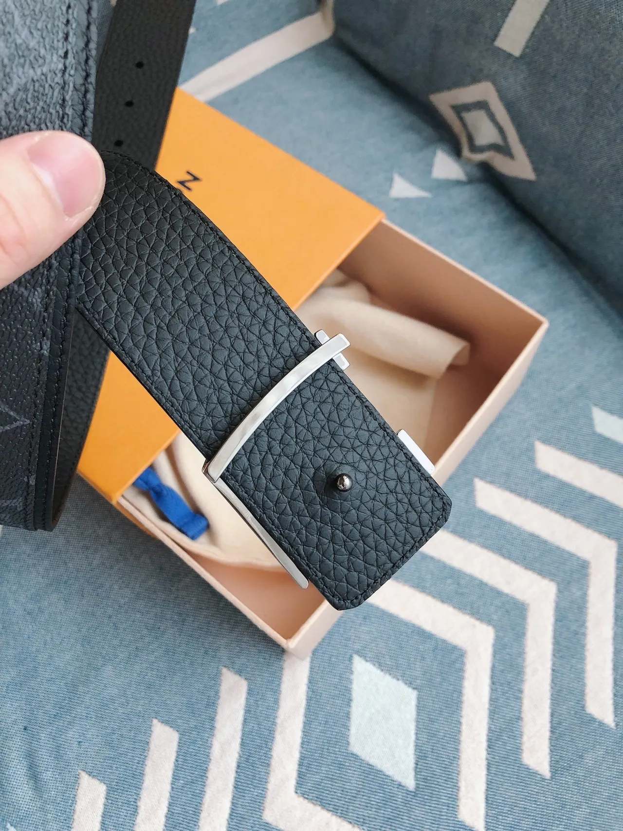 Louis Vuitton LV Ceinture Teal Foncé avec Monogramme en Cuir 7