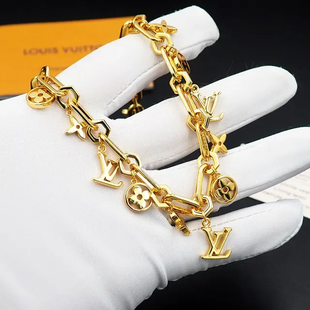 Louis Vuitton LV Chain Charm Necklace Gold Tone Necklaces 6