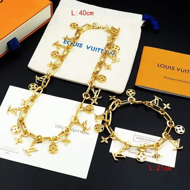 Louis Vuitton LV Chain Charm Necklace Gold Tone Necklaces 9
