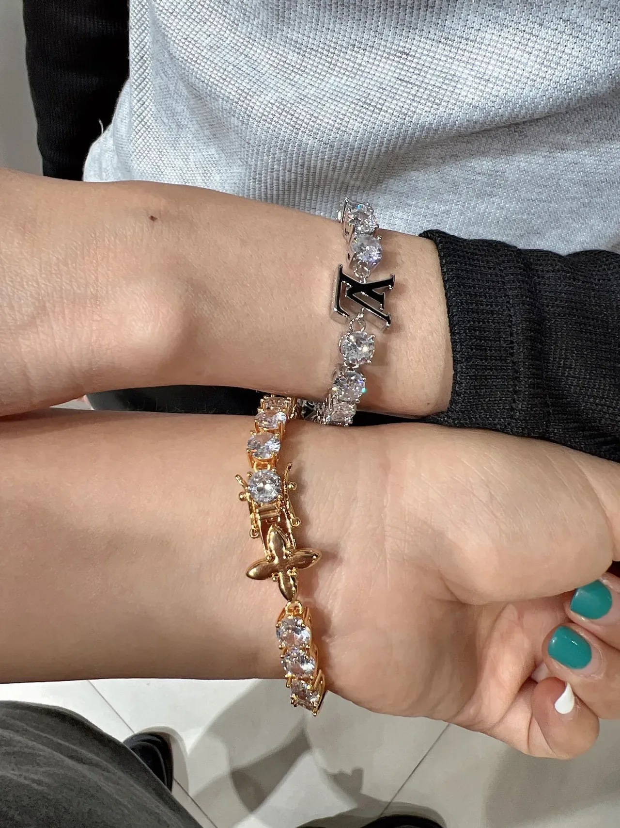 Louis Vuitton LV Crystals Crystal-Encrusted Monogram Clasp Bracelet 9