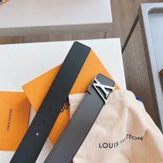 Louis Vuitton LV Initiales Leather Belt