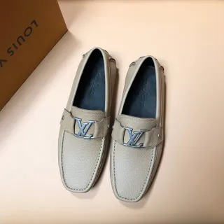 Louis Vuitton LV Loafer Bege Couro Granulado Mocassins