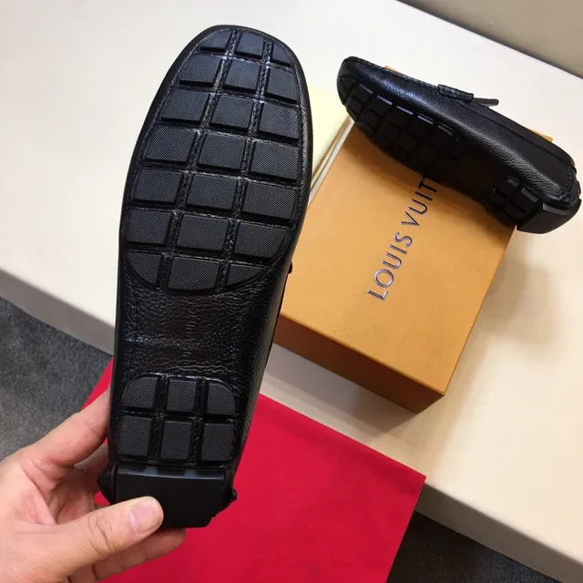 Louis Vuitton LV mocassin noir rouge cuir pébblé boucle métallique mocassin 4