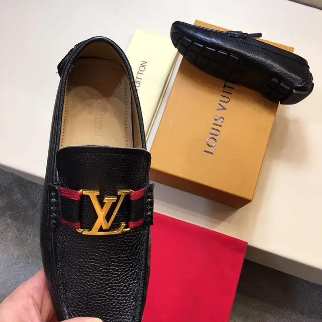 Louis Vuitton LV mocassin noir rouge cuir pébblé boucle métallique mocassin 5