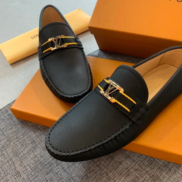 Louis Vuitton LV mocassin noir jaune cuir boucle twist mocassin 3