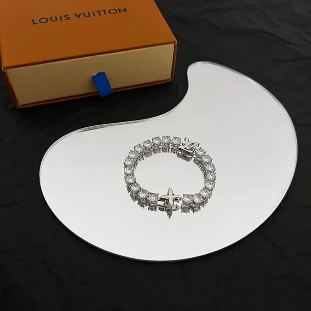 Louis Vuitton LV Star Silver Transparent Crystal-Encrusted Monogrammed Bracelet 5