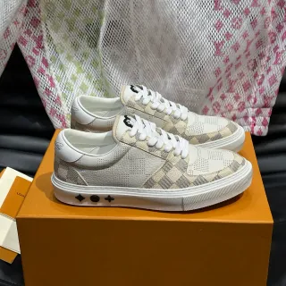 লুই ভিত্তন LV Trainer বেইজ হোয়াইট পারফোরেটেড চামড়া চেকারবোর্ড মনোগ্রাম লাইফস্টাইল স্নিকার
