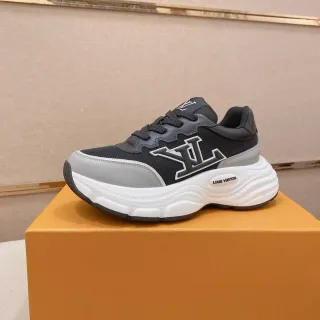 لويس فيتون LV Trainer أسود ورمادي سول رمادي لوحة جانبية Monogrammed حذاء رياضي سميك