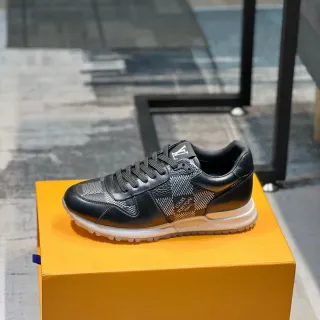 Louis Vuitton LV Trainer Negro Blanco Cuero Y Malla Técnica Superior Panel Monograma A Cuadros Sneakers Lifestyle