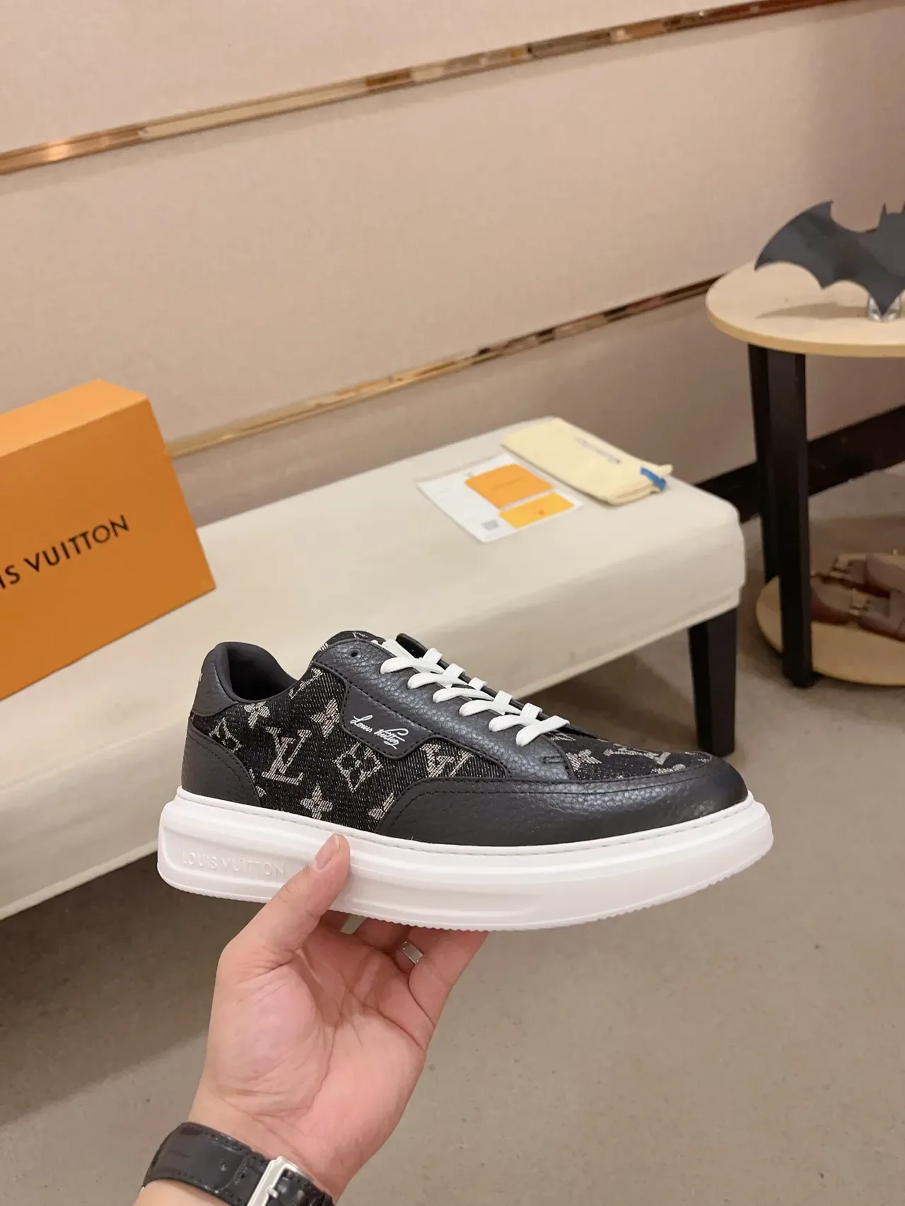 Louis Vuitton LV Trainer Noir Blanc Monogram Toile Pebbled Leather Overlays Lifestyle Sneakers 4
