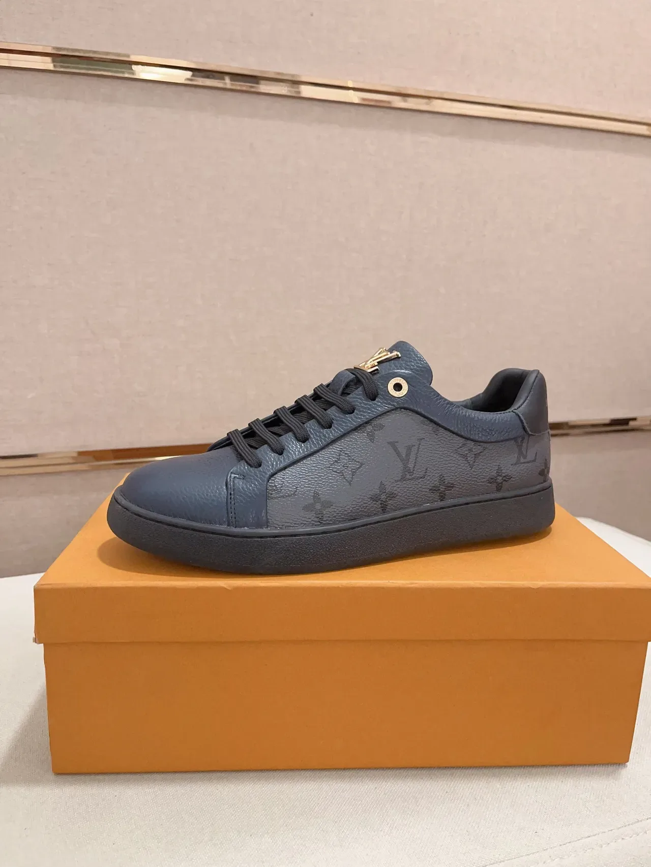 Louis Vuitton LV Trainer Navy Black Monogram চামড়া লো-টপ লাইফস্টাইল স্নিকার্স 2