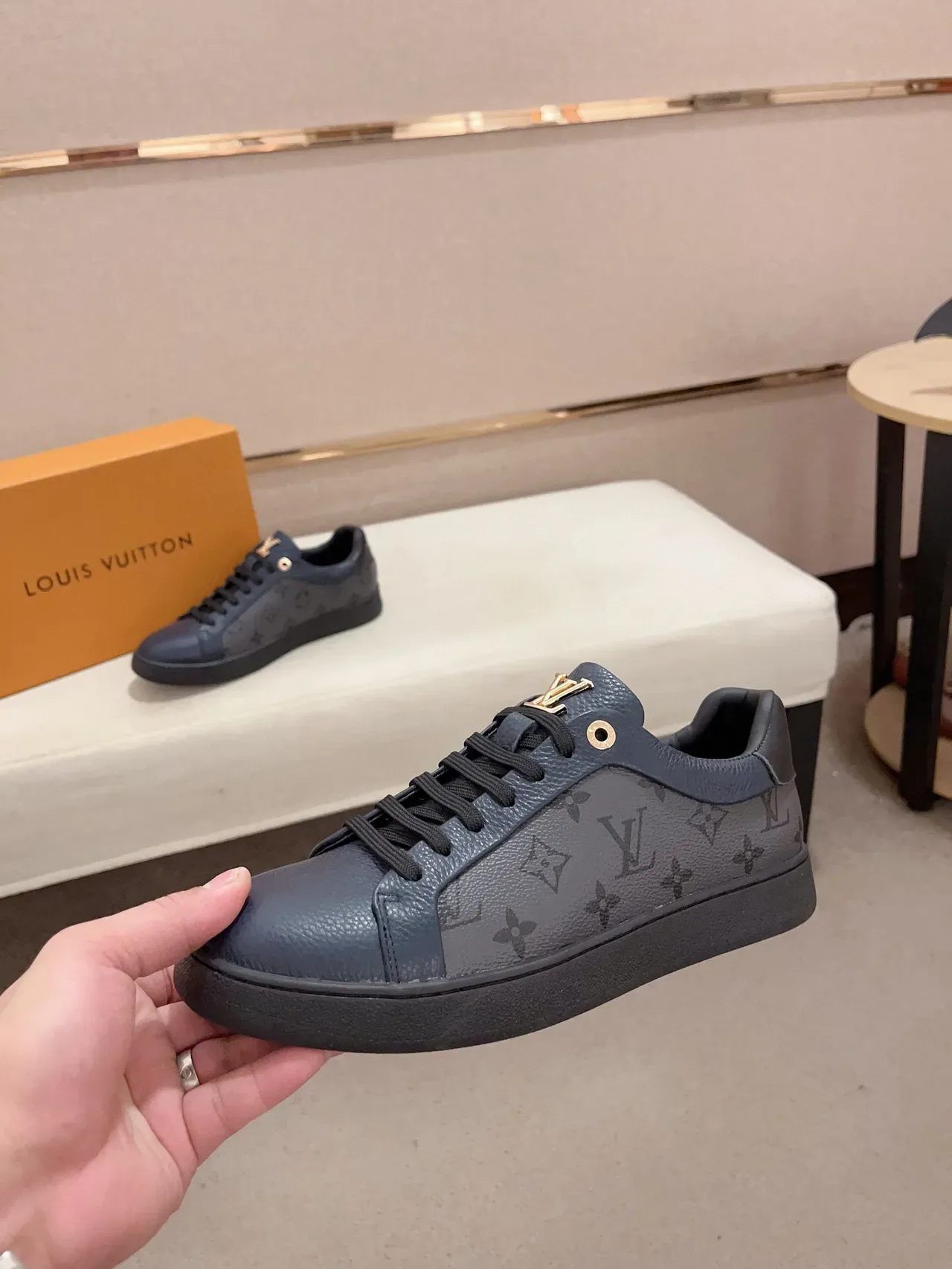 Louis Vuitton LV Trainer Navy Black Monogram চামড়া লো-টপ লাইফস্টাইল স্নিকার্স 4
