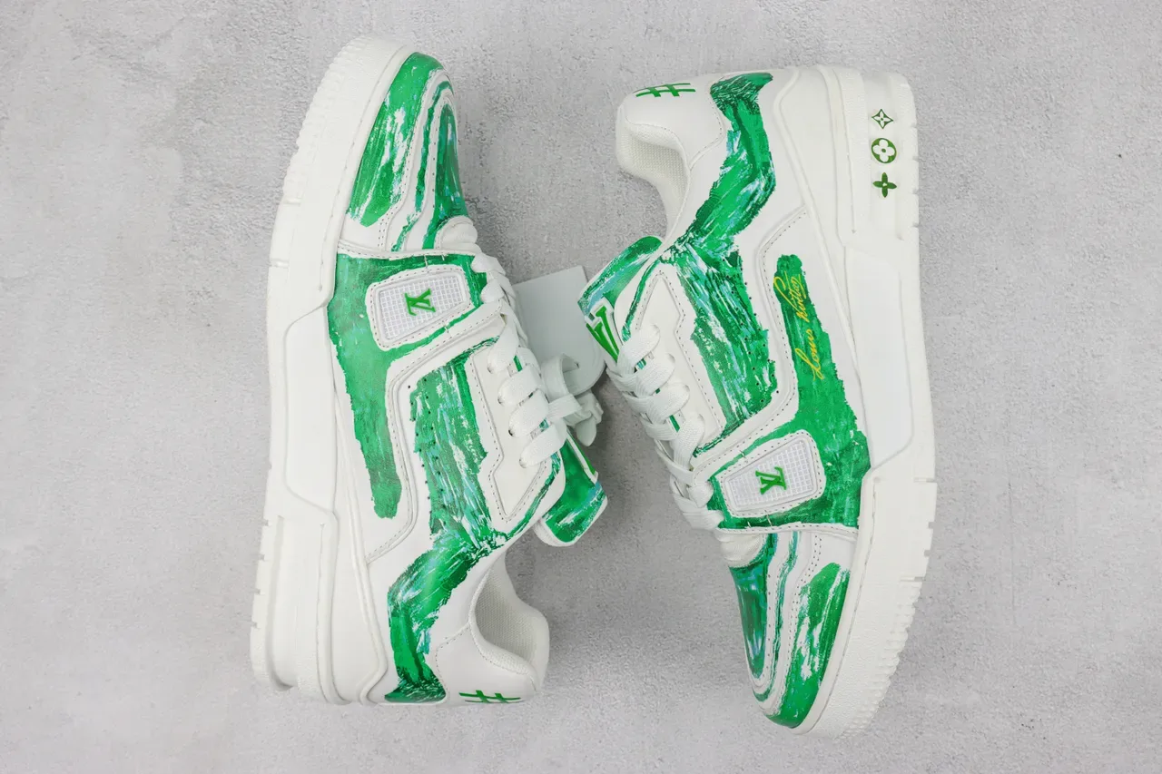 Louis Vuitton LV Trainer Sneakers Lifestyle Branco e Verde Paintstroke 2