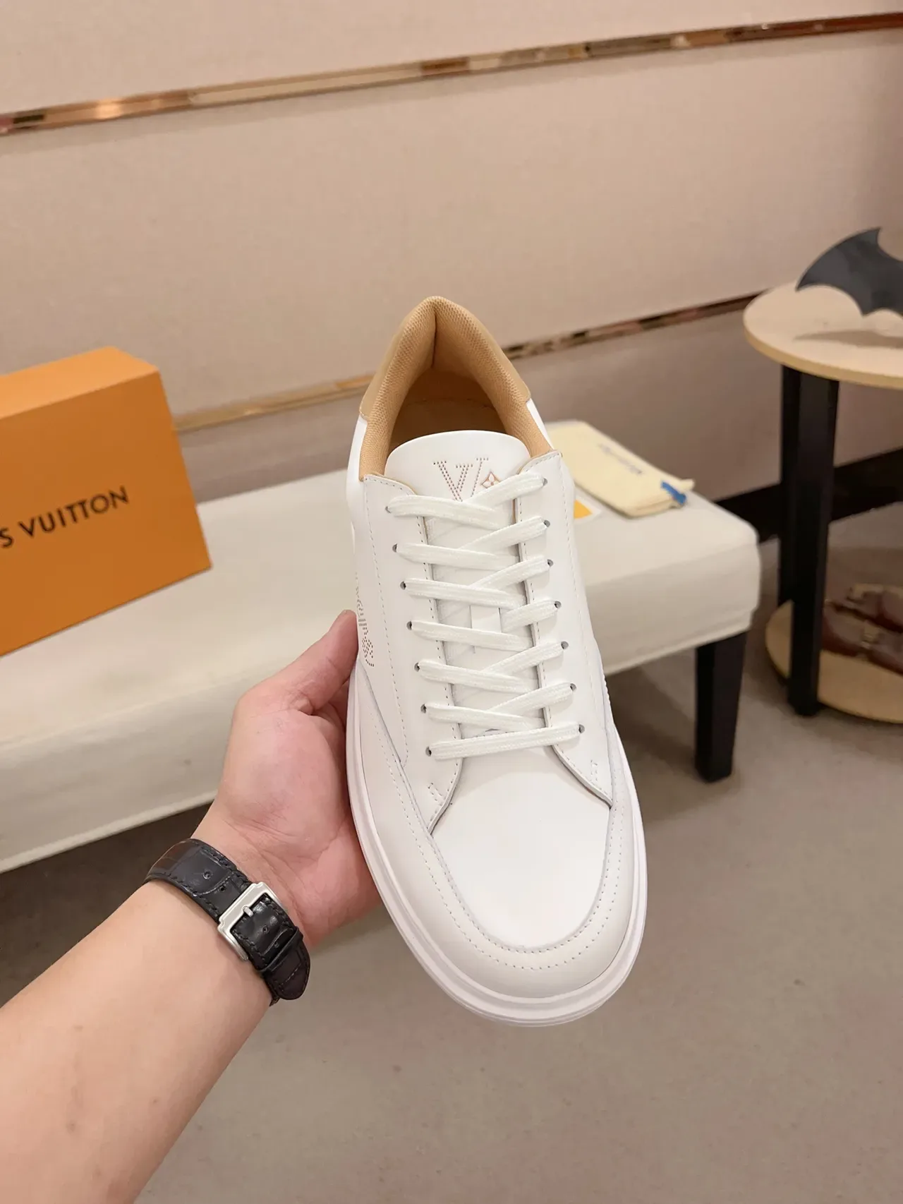 Louis Vuitton LV Blanc Beige Perforés Monogram Semelle Plateforme Lifestyle Sneakers 5