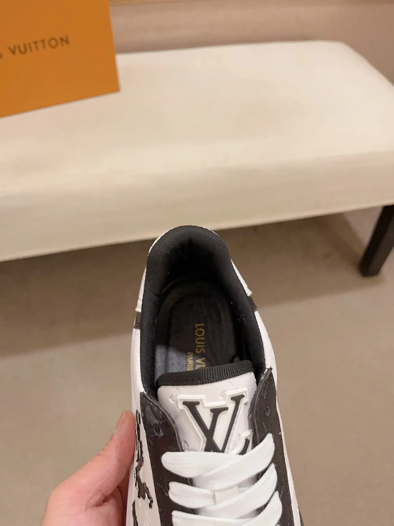 Louis Vuitton LV Trainer Blanc Noir Monogram Cuir Logo Latéral Bold Lifestyle Sneakers 6