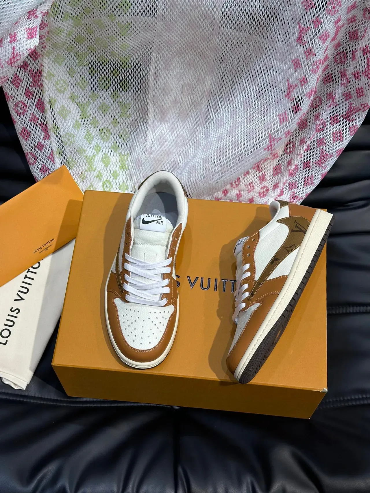 Louis Vuitton LV Trainer Branco e Marrom Low-Top Perfurado no Dedo do Pé Tênis Lifestyle 4