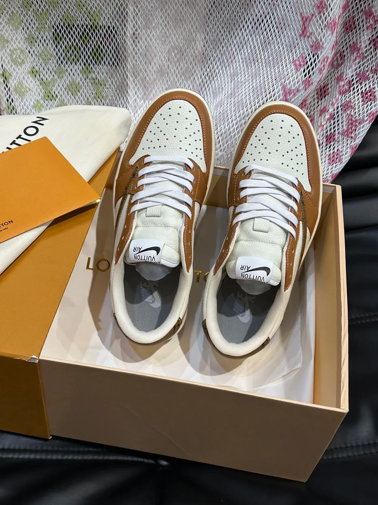 Louis Vuitton LV Trainer Branco e Marrom Low-Top Perfurado no Dedo do Pé Tênis Lifestyle 5