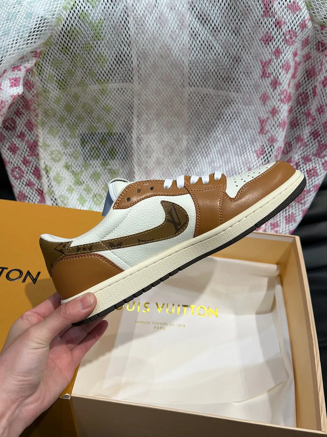 Louis Vuitton LV Trainer Branco e Marrom Low-Top Perfurado no Dedo do Pé Tênis Lifestyle 6