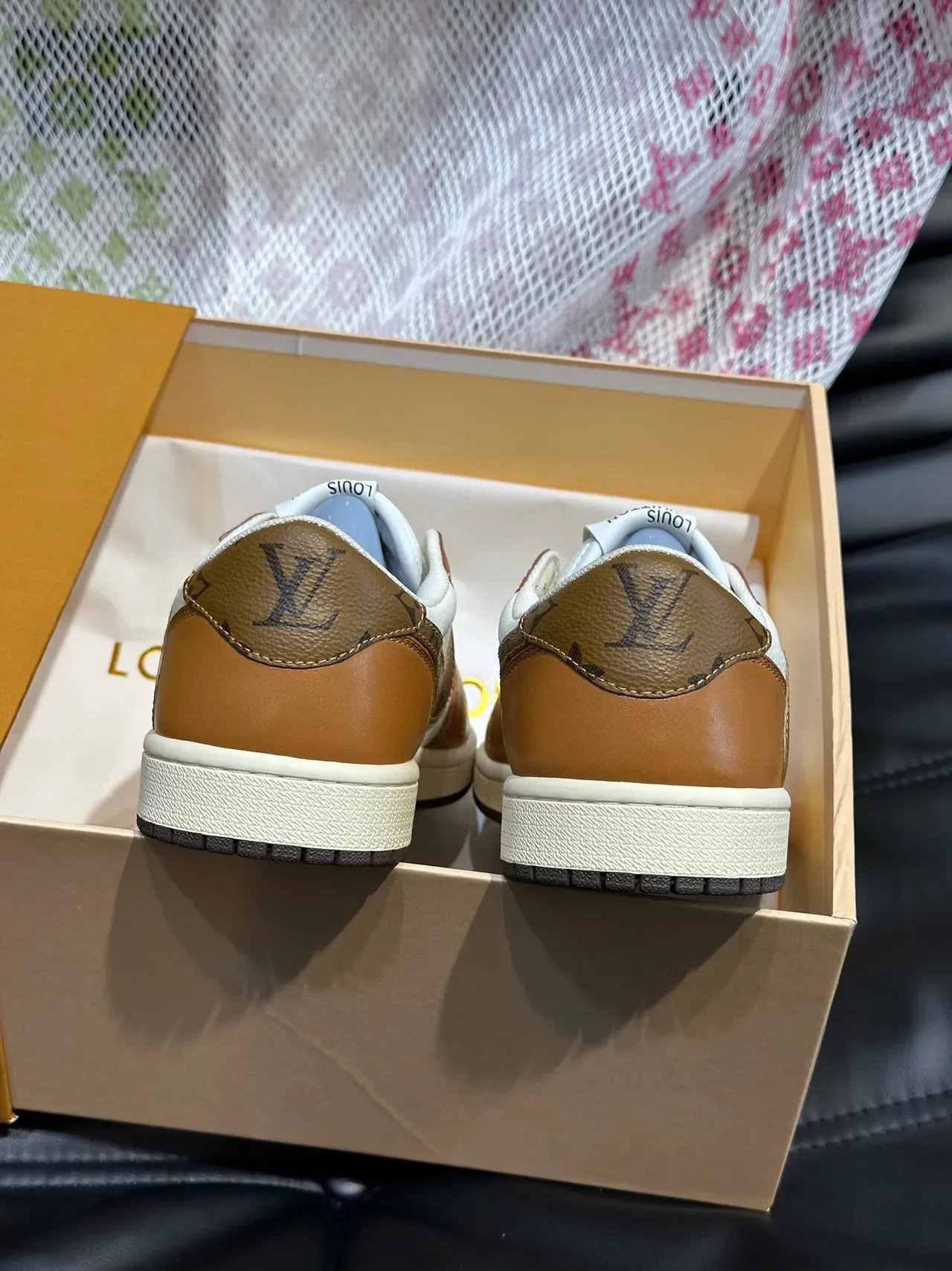 Louis Vuitton LV Trainer Branco e Marrom Low-Top Perfurado no Dedo do Pé Tênis Lifestyle 7