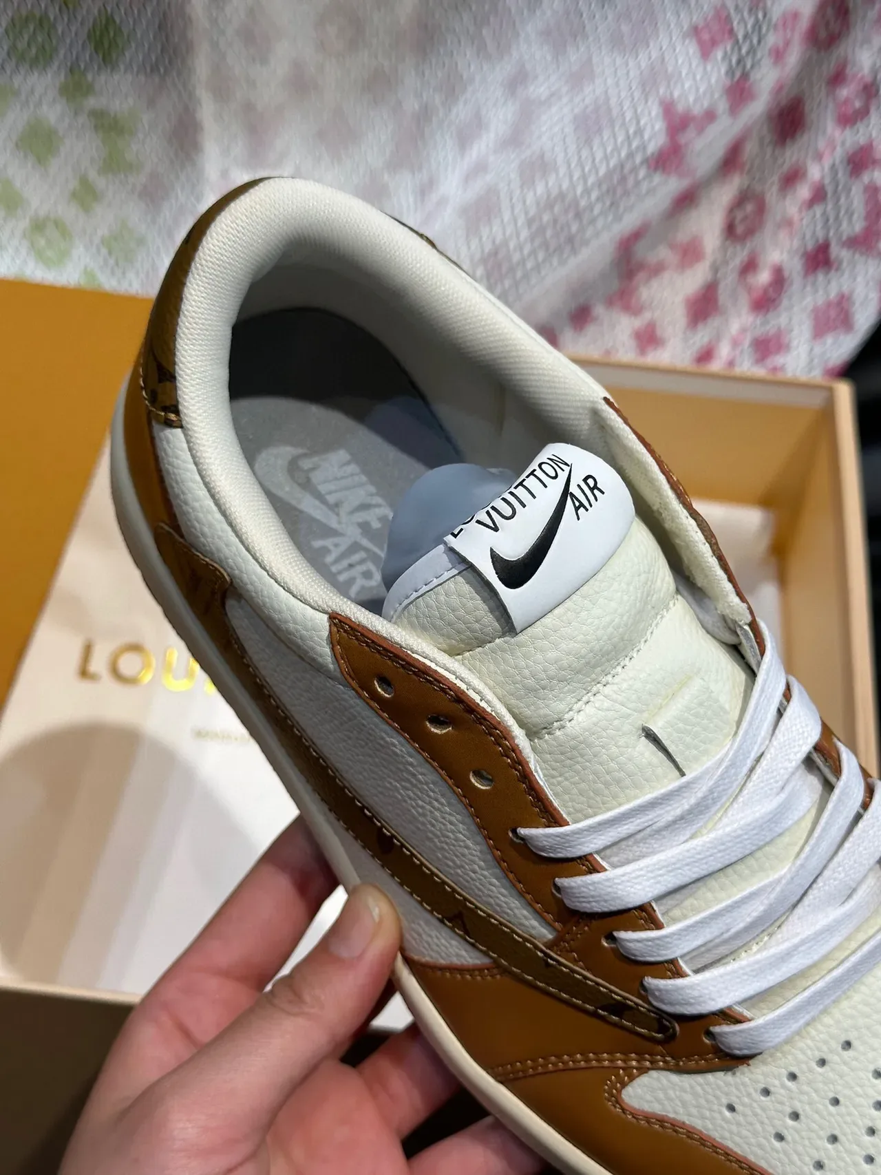 Louis Vuitton LV Trainer Branco e Marrom Low-Top Perfurado no Dedo do Pé Tênis Lifestyle 8
