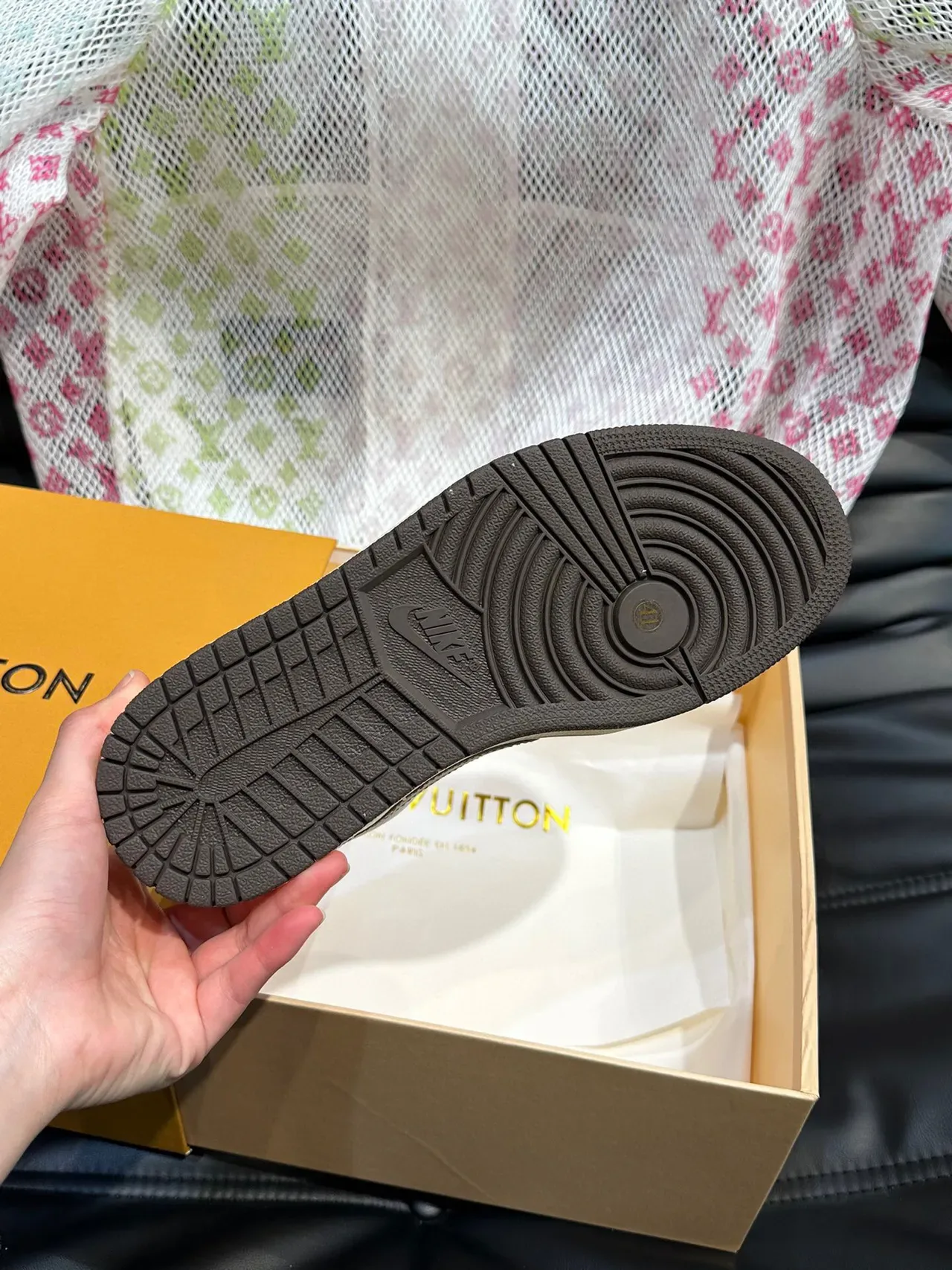 Louis Vuitton LV Trainer Branco e Marrom Low-Top Perfurado no Dedo do Pé Tênis Lifestyle 9