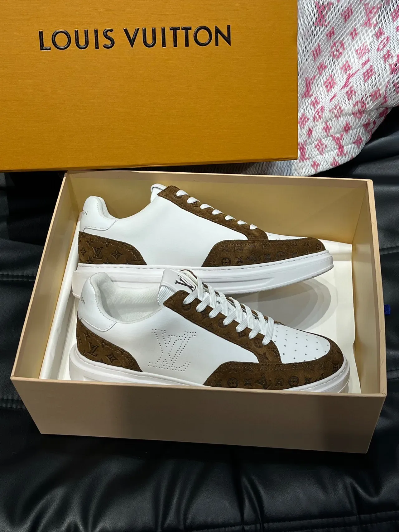 Louis Vuitton LV Trainer সাদা বাদামি ছিদ্রযুক্ত লোগো প্যানেল মোনোগ্রাম সuede ওভারলে লাইফস্টাইল স্নিকার 4