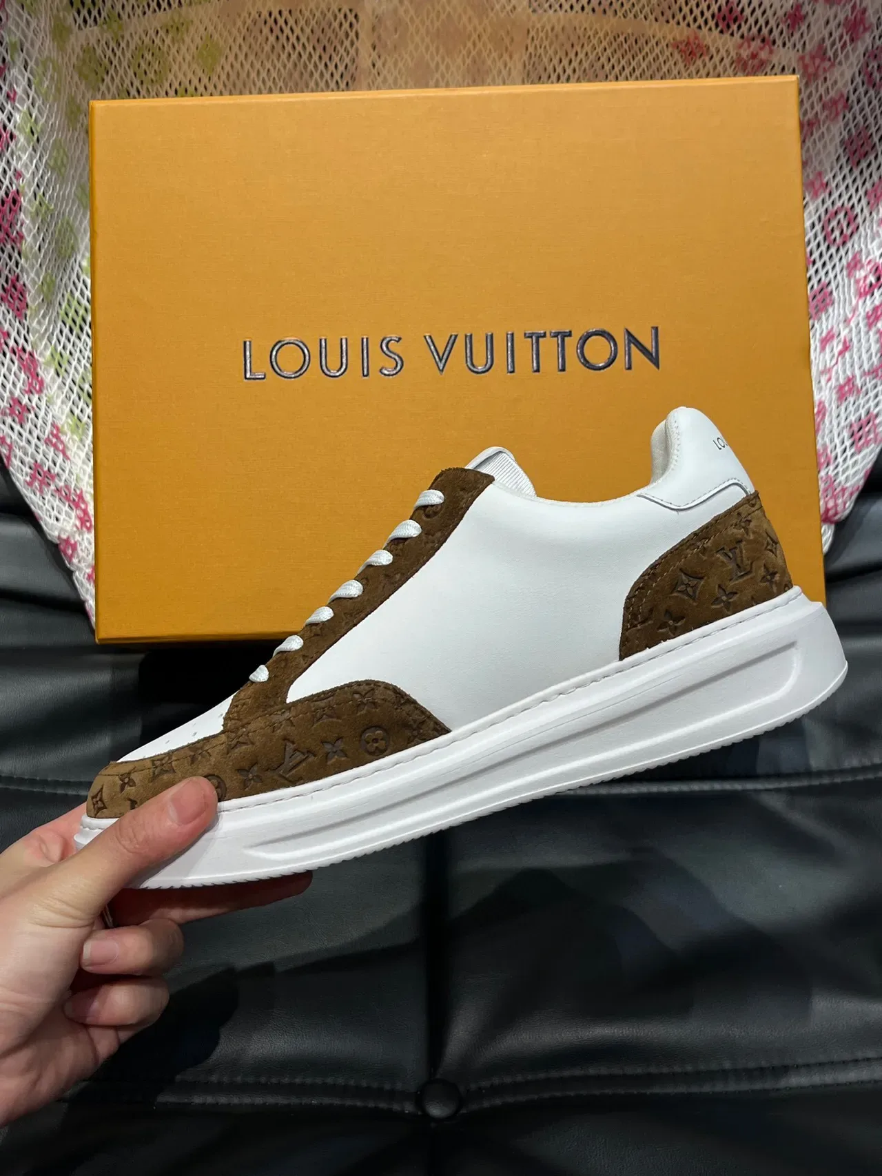 Louis Vuitton LV Trainer সাদা বাদামি ছিদ্রযুক্ত লোগো প্যানেল মোনোগ্রাম সuede ওভারলে লাইফস্টাইল স্নিকার 6