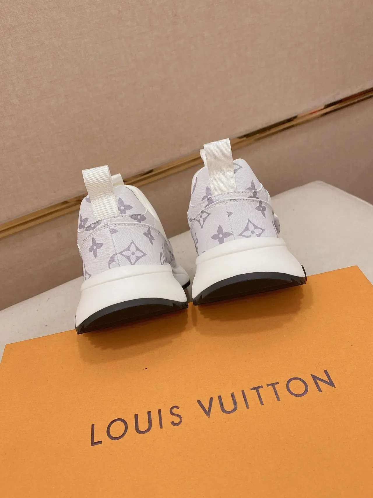 Louis Vuitton LV Trainer সাদা ধূসর Slip-On Monogram Canvas Lifestyle Sneakers 2