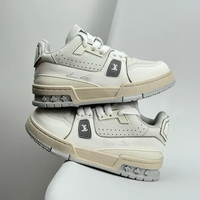 Louis Vuitton LV Trainer White Green Layered Leather Construction Perforated Toe Box Lifestyle Sneakers 3