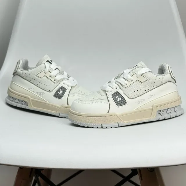 Louis Vuitton LV Trainer White Green Layered Leather Construction Perforated Toe Box Lifestyle Sneakers 8