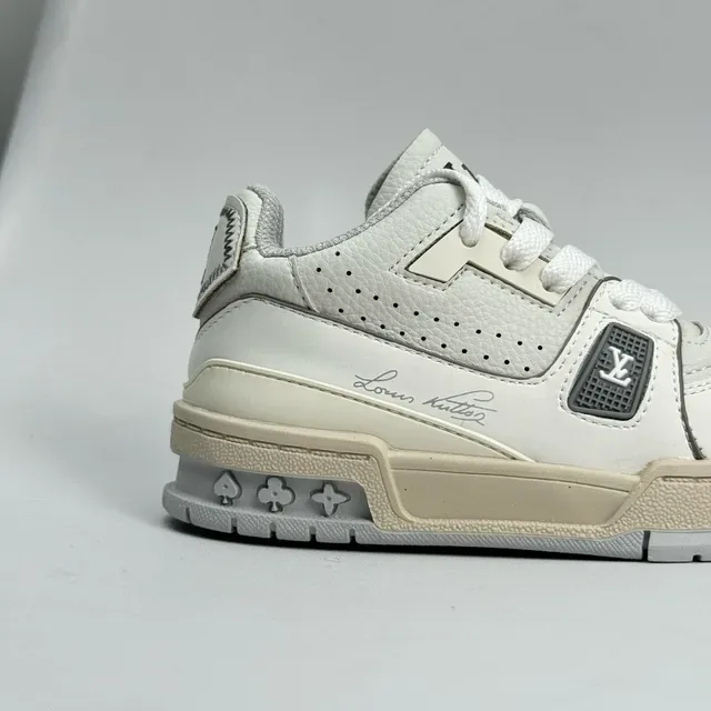 Louis Vuitton LV Trainer White Green Layered Leather Construction Perforated Toe Box Lifestyle Sneakers 9
