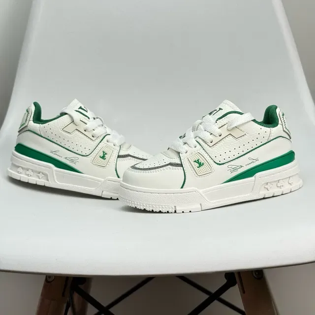 Louis Vuitton LV Trainer White Green Layered Leather Construction Perforated Toe Box Lifestyle Sneakers 24