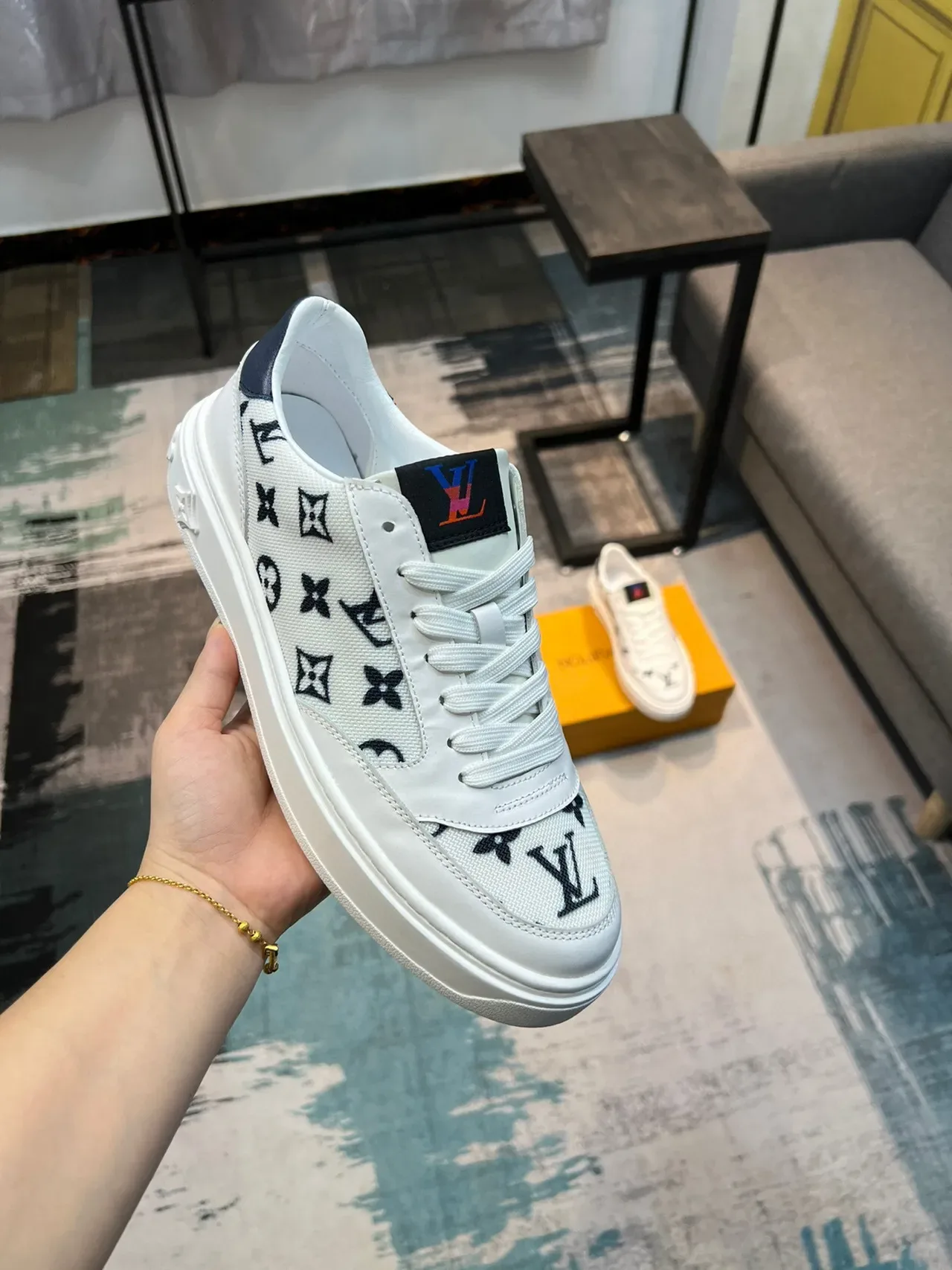 Louis Vuitton LV Trainer Blanc Marine Monogramme Toile Accents Cuir Lifestyle Sneakers 6