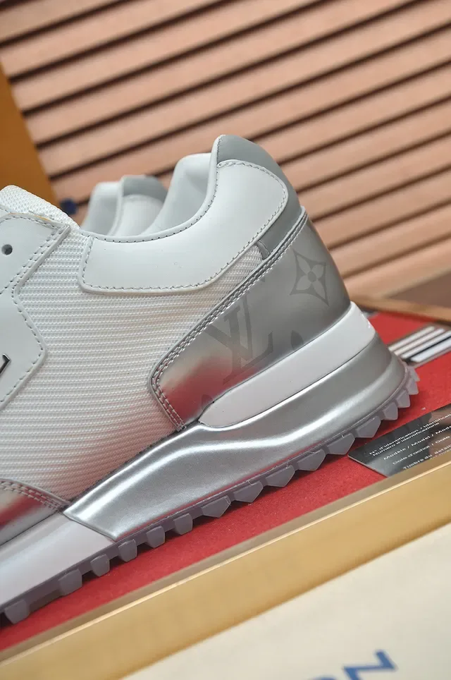 Louis Vuitton LV Trainer Blanc Argent Monogrammed Overlays Maille Et Cuir Supérieur Chaussures Lifestyle 2