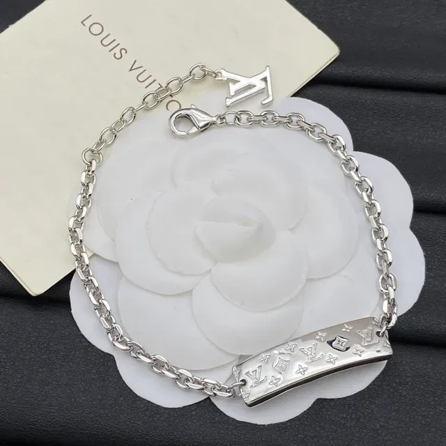 Louis Vuitton Monogram Bracelet Gold Silver Rose Gold Chain Link Bracelets 4