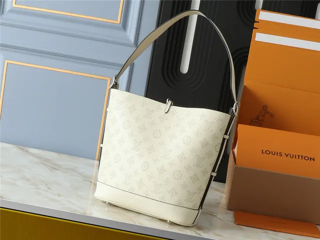 Louis Vuitton Monogram Canvas Beige Bucket Bag 8