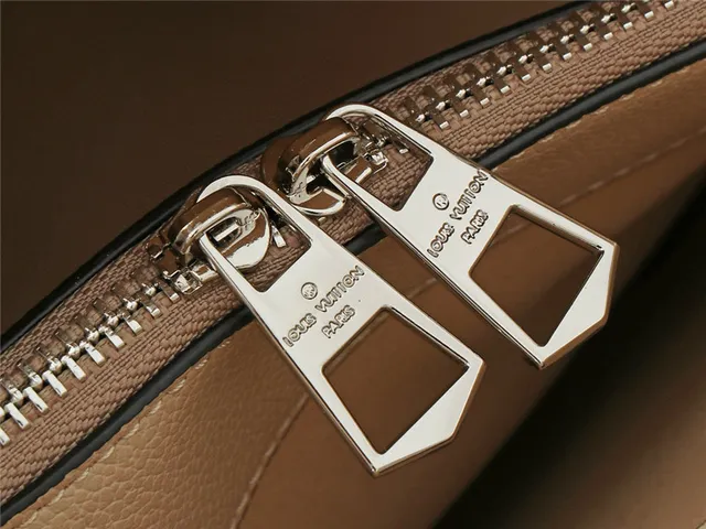 Louis Vuitton Monogram Canvas Beige Bucket Bag 13