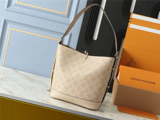 Louis Vuitton Monogram Canvas Beige Bucket Bag 17