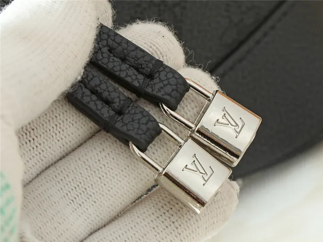 Louis Vuitton Monogram Canvas Beige Bucket Bag 23
