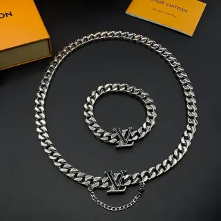 Louis Vuitton Monogram Chain Silver Curb Plaque Necklace