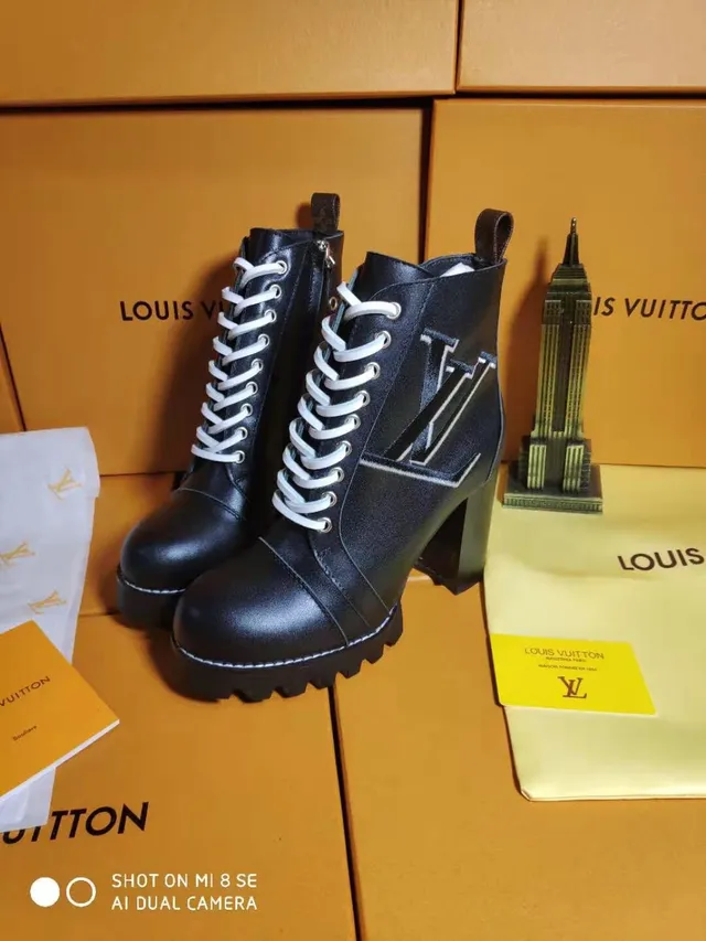 Louis Vuitton মোনোগ্রাম-এম্বসড লেস-আপ কালো এনকেল বুট 2