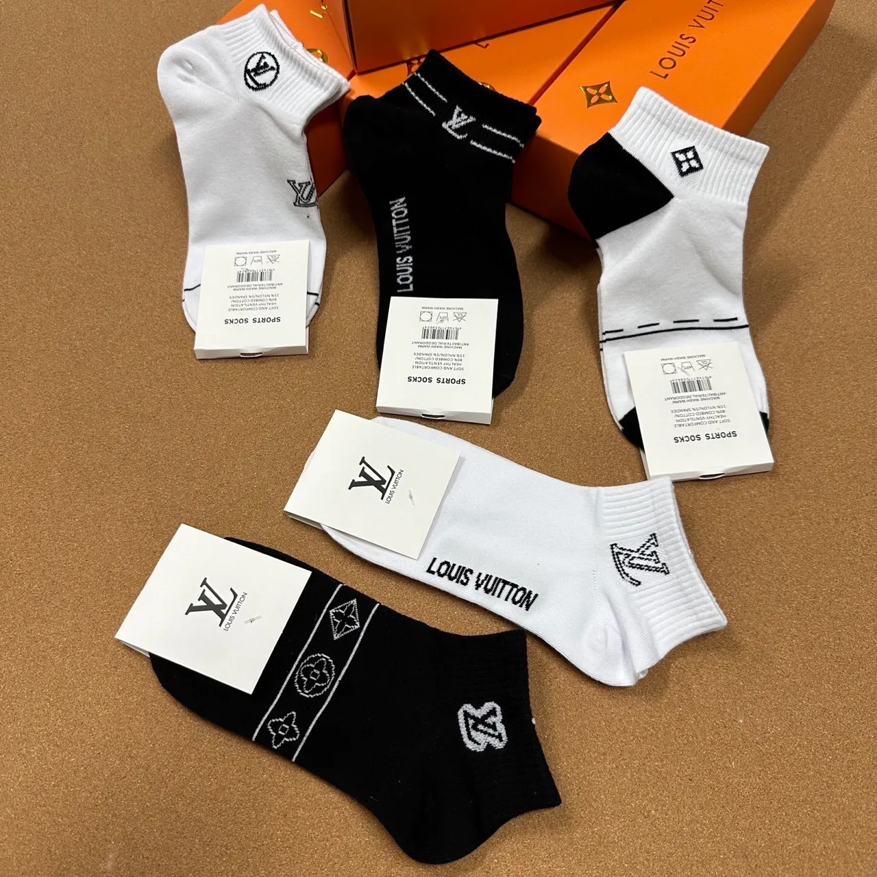 Louis Vuitton Monogram Embroidered Ankle Socks 4