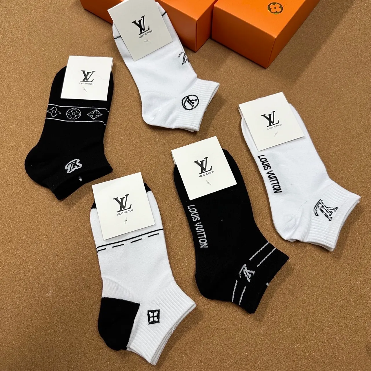 Louis Vuitton Monogram Embroidered Ankle Socks 9