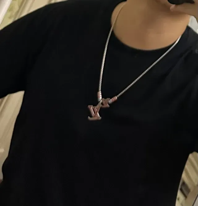Louis Vuitton Monogram Enamel Pendant Necklace 7