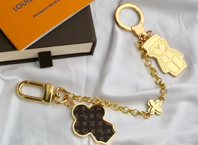 Louis Vuitton Monogram Flower and Vivienne Bear Gold Metal Engraved Phone Case 7