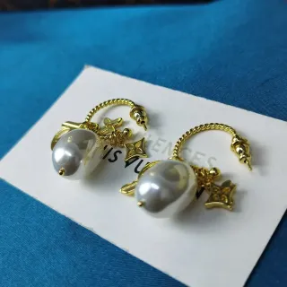 Louis Vuitton Monogram Flower Baroque Pearl Gold-Tone Earrings