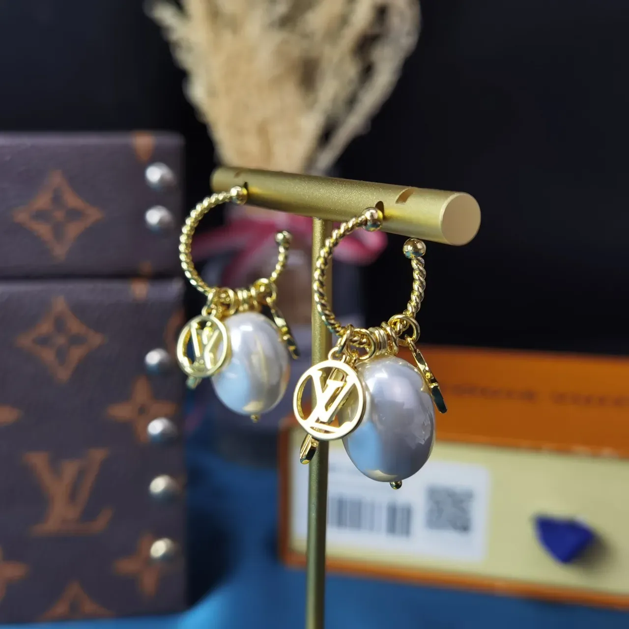 Louis Vuitton Monogram Flower Baroque Pearl Gold-Tone Earrings 3