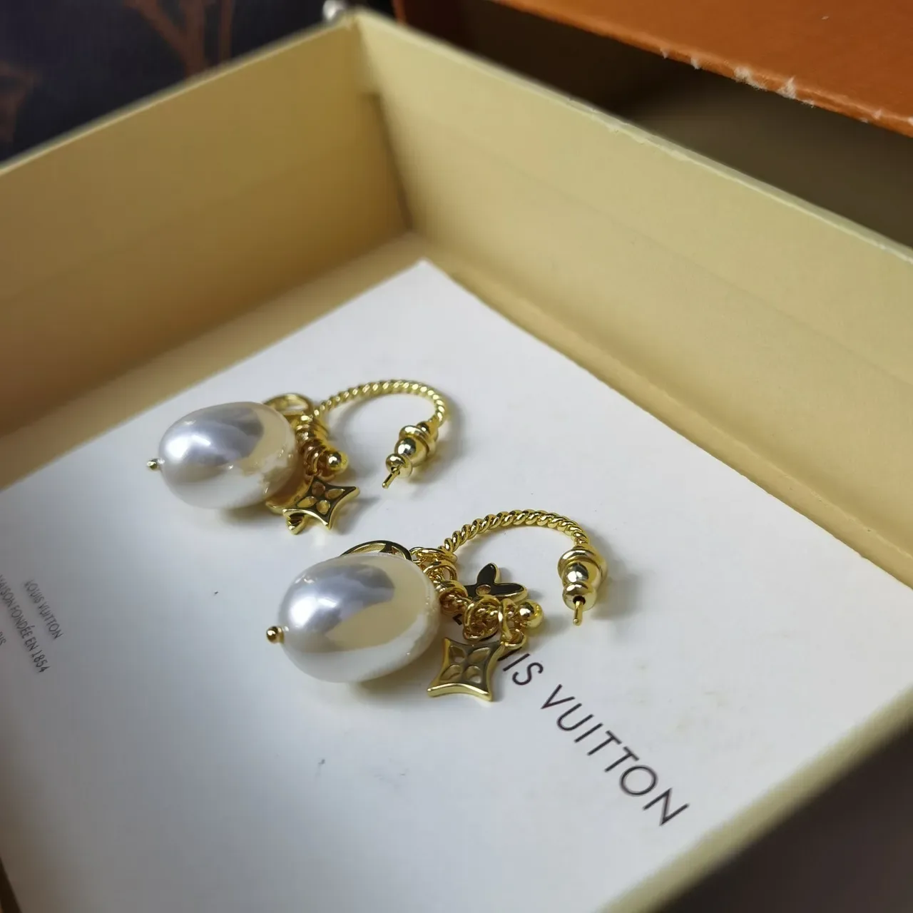 Louis Vuitton Monogram Flower Baroque Pearl Gold-Tone Earrings 4