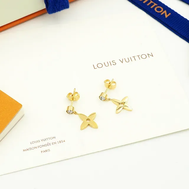 Louis Vuitton Monogram Flower Gold Transparent Pendant Necklace 5